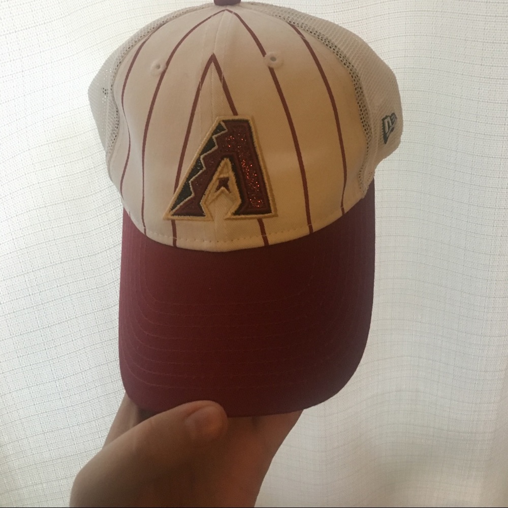 Juniors Diamond Backs Hat